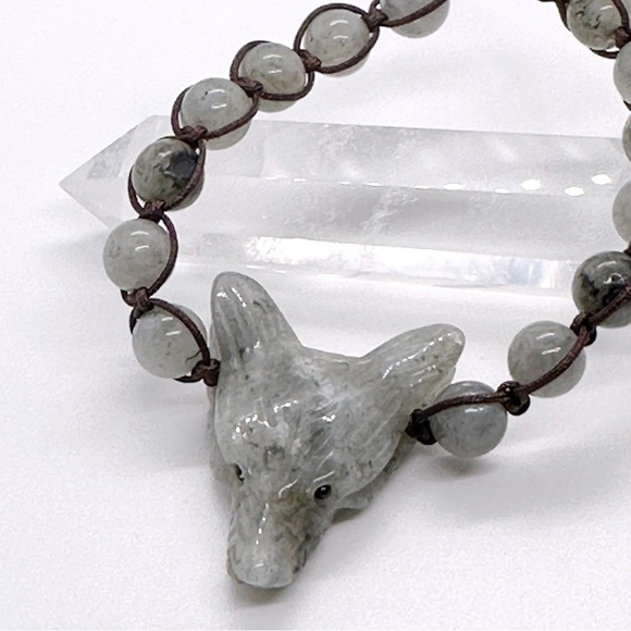 LABRADORITE Hand Carved Wolf Totem Natural Crystal Gemstone Bracelet - Picture 2 of 6